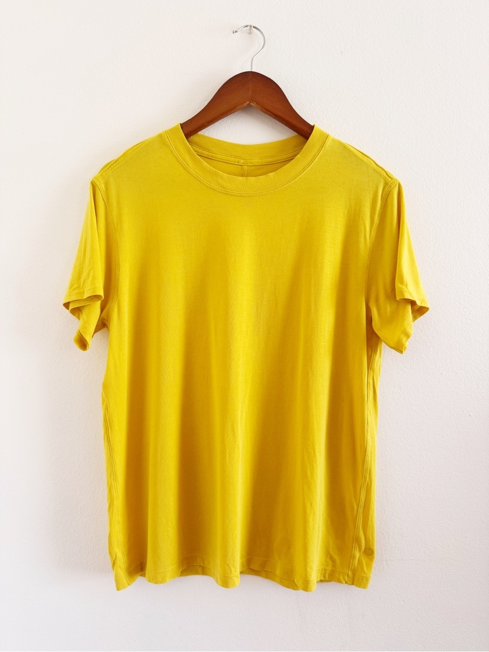 Lululemon All Yours Bright Yellow Crewneck Boyfriend Short Sleeve Tee small - Picture 3 of 5